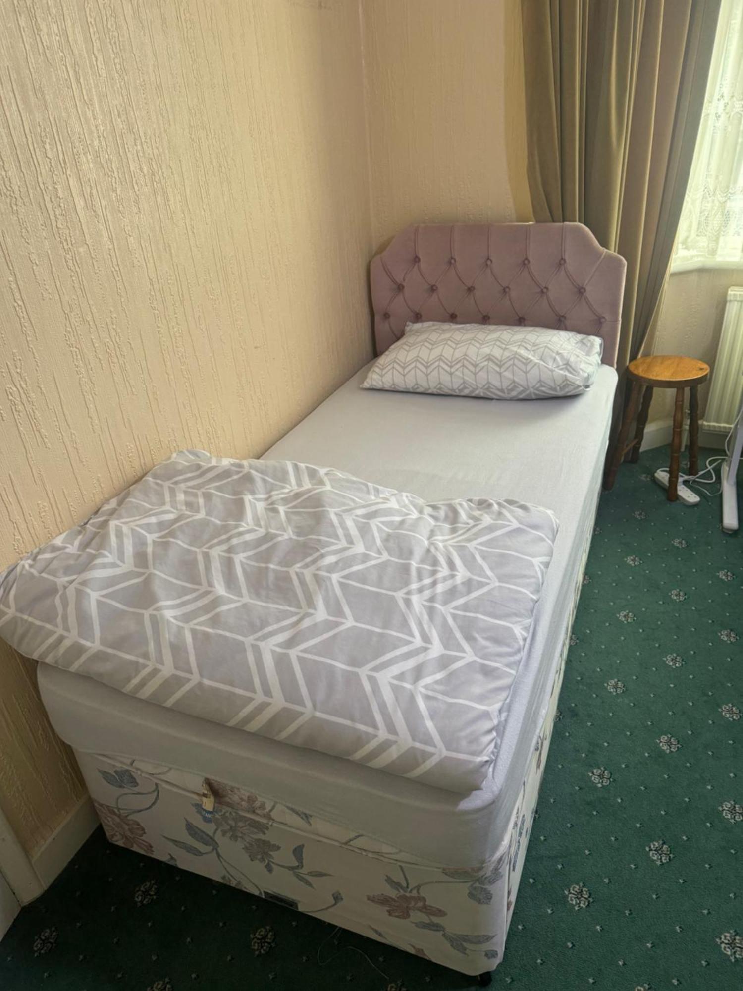 Room Canvey Island Exterior photo